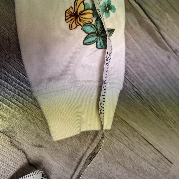 New, no tags, 1/4 zip crew sweatshirt from Crazy Shirts, bought in Hawaii - Picture 6 of 6